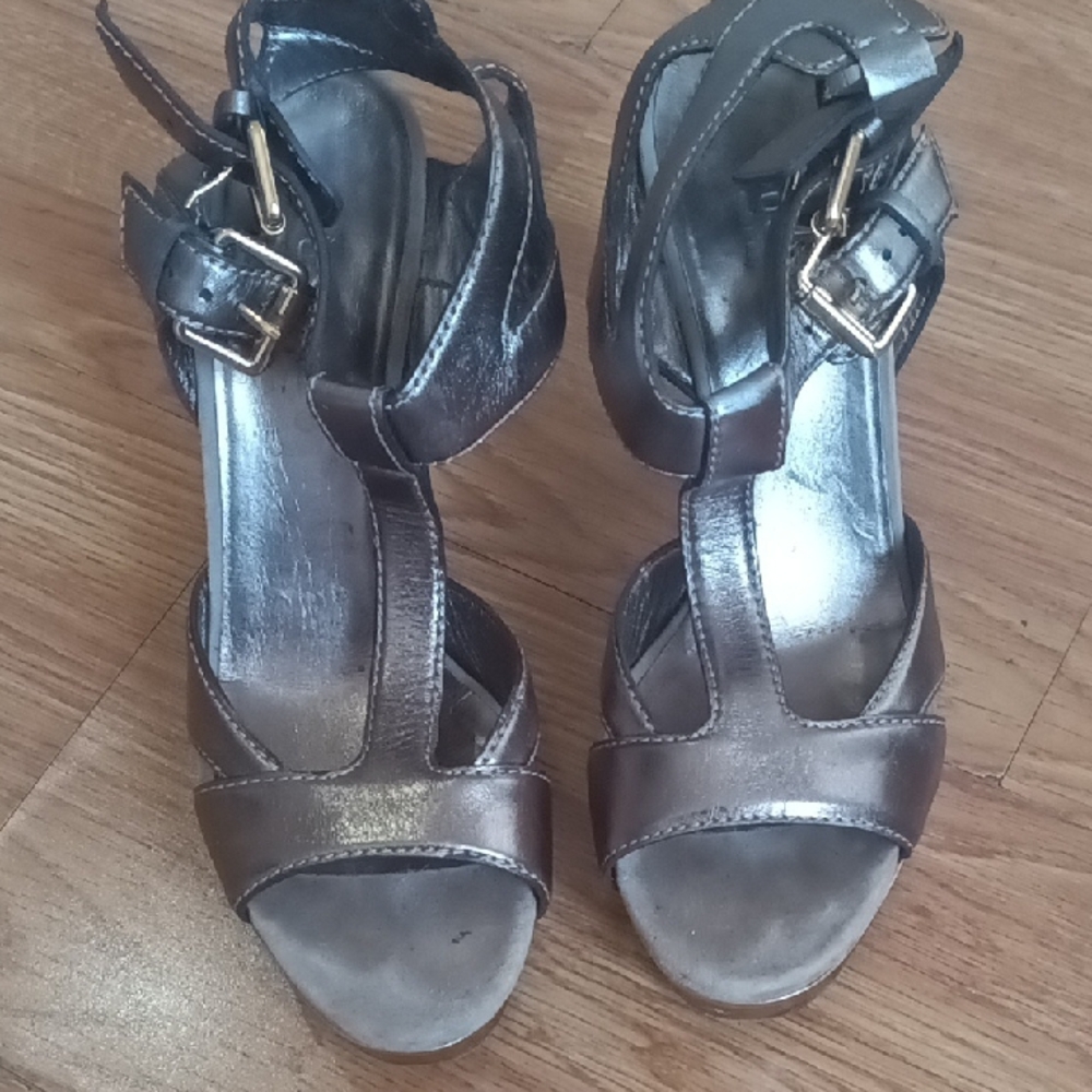 Gucci Shiny Bronze Strappy Sandals